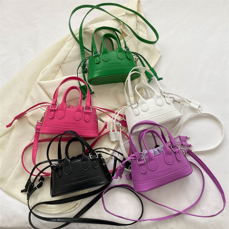 The CinchChic Messenger
