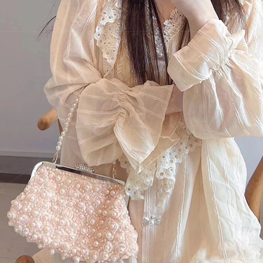 LumiClutch – A fusion of “Luminous” and “Clutch” for a dazzling feel.