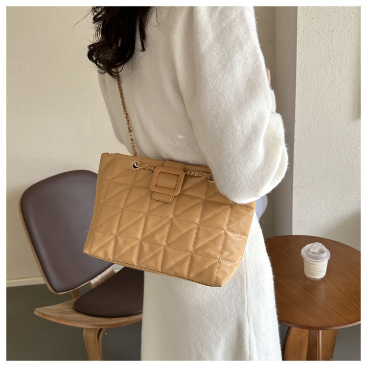 The LuxeLink Shoulder Bag