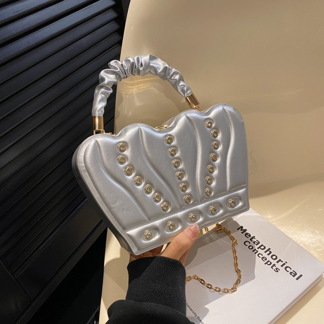 Luxury Fit for a Queen ๐