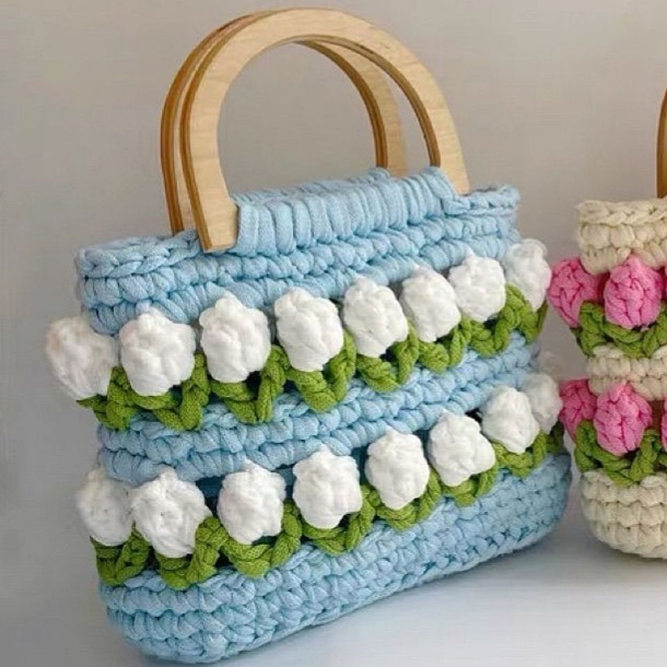 Tulip Clutch