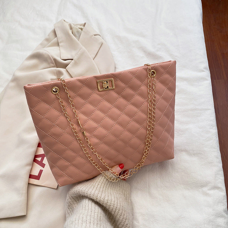 Chainé Chic