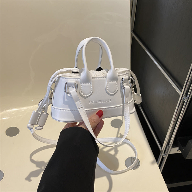 The CinchChic Messenger