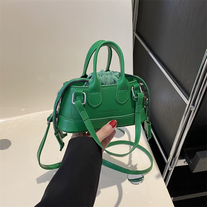 The CinchChic Messenger