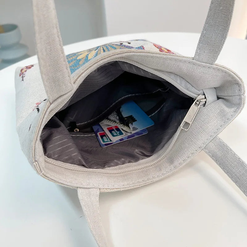 Boho Embroidered Tote: Vintage Chic Canvas Bag