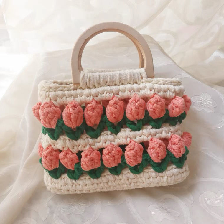 Tulip Clutch