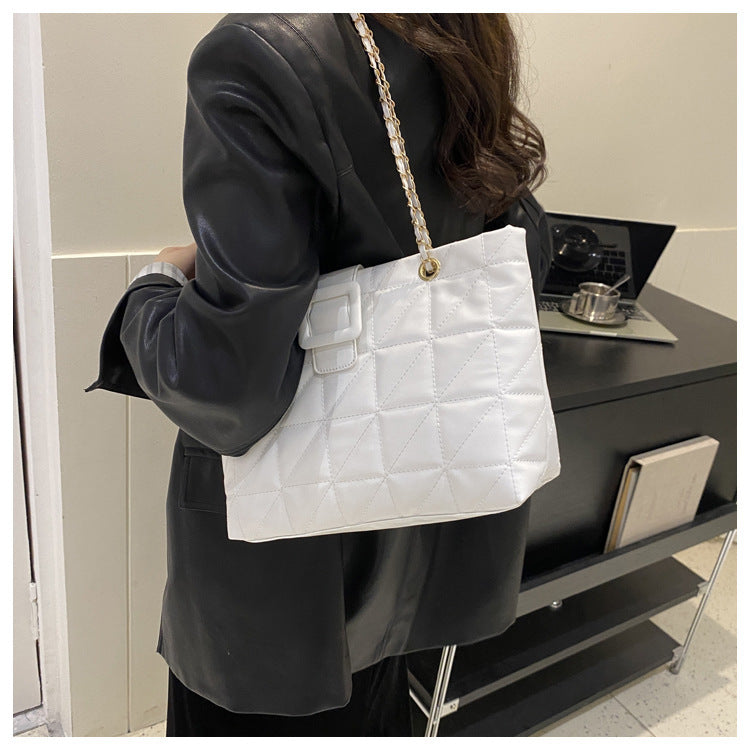 The LuxeLink Shoulder Bag