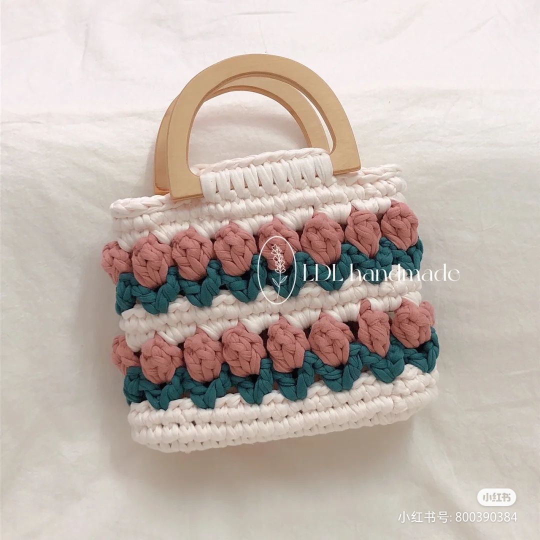 Tulip Clutch